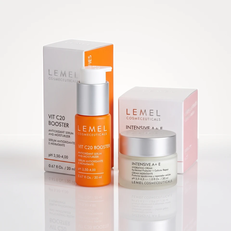 Vit C20 Booster e Intensive A+E con sus estuches, en estudio